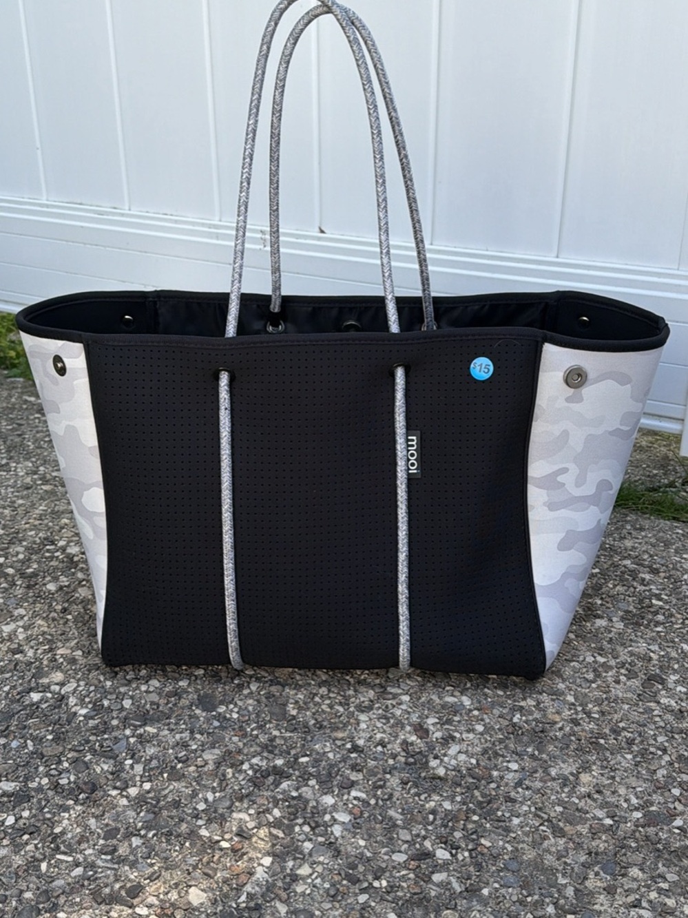 Mooi Black with Light Gray Camo Neoprene Tote